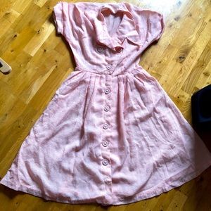 Size may be medium, no tag. Check out the texture!  Pale pink.